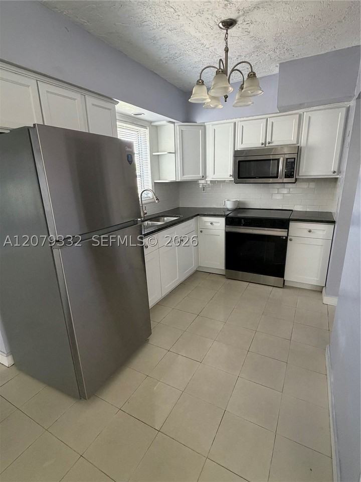 3101 Nw 5th St #3101 - Photo 2 of 9