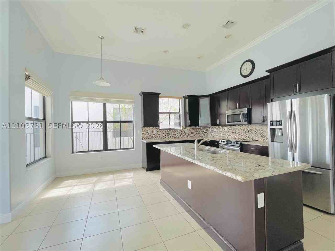 8377 Nw 39th Ct - Photo 4 of 28