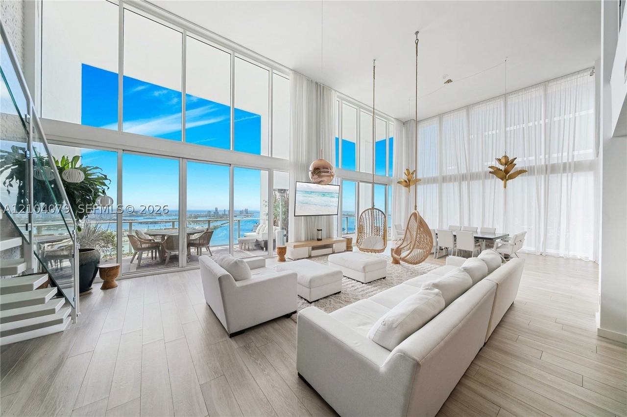 1040 Biscayne Blvd #4602 - Photo 6 of 33