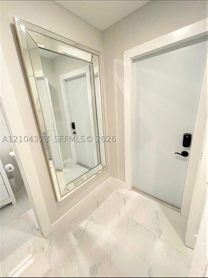 6225 Sw 20th St #REAR - Photo 3 of 5
