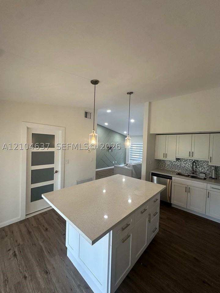 12411 Sw 110th S Canal Street Rd #0 - Photo 6 of 29