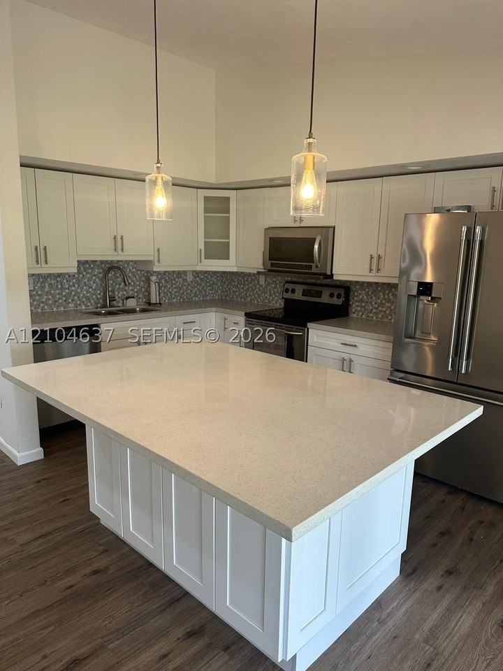 12411 Sw 110th S Canal Street Rd #0 - Photo 7 of 29