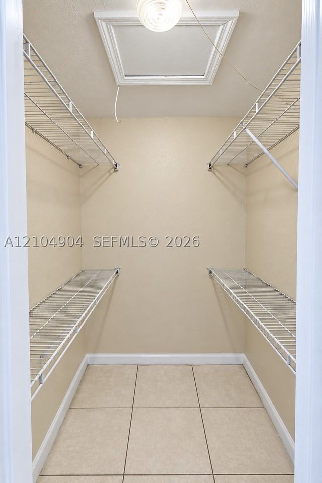 4281 Ne 5th Ave #4281 - Photo 6 of 13
