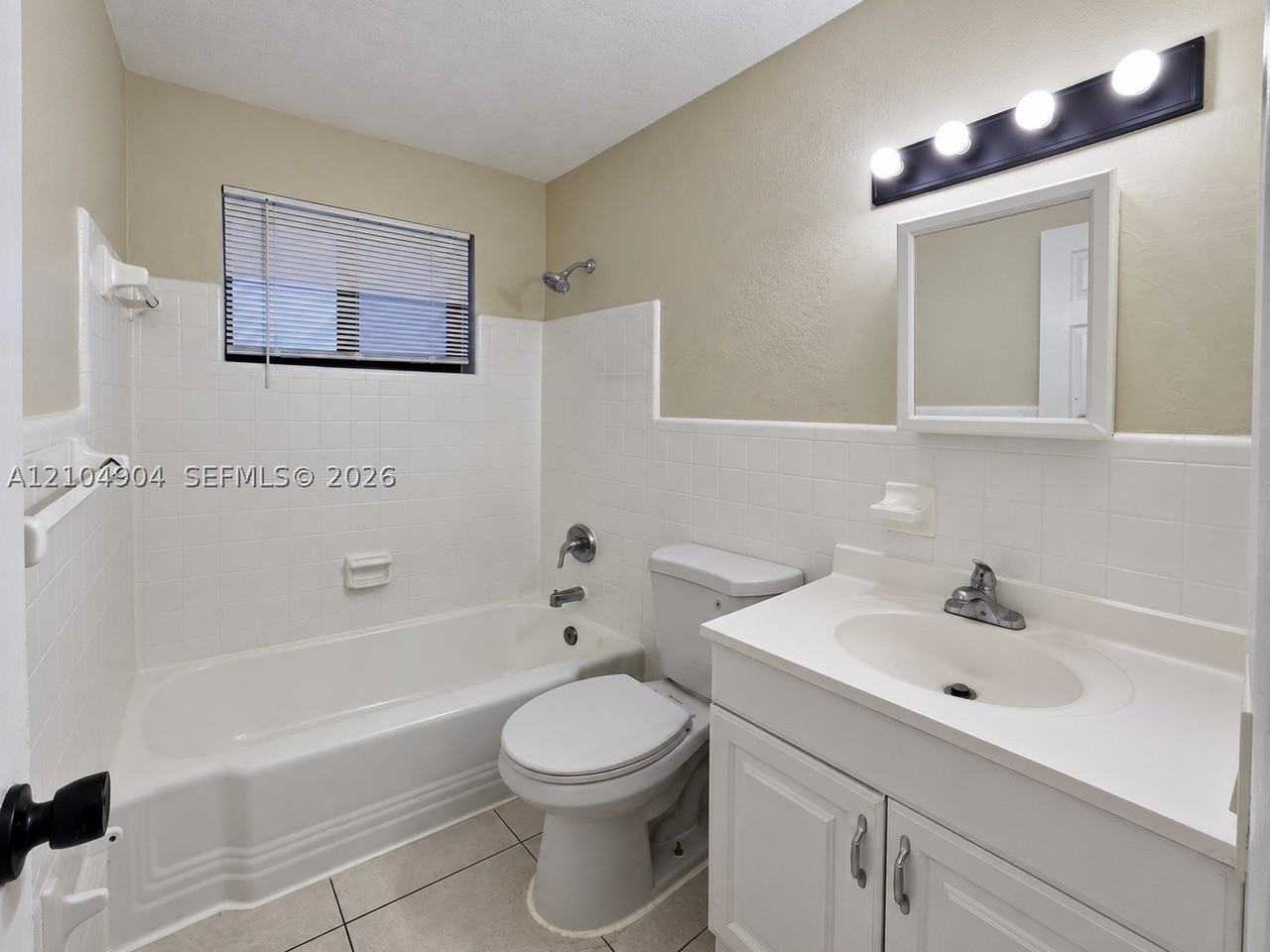 4281 Ne 5th Ave #4281 - Photo 7 of 13