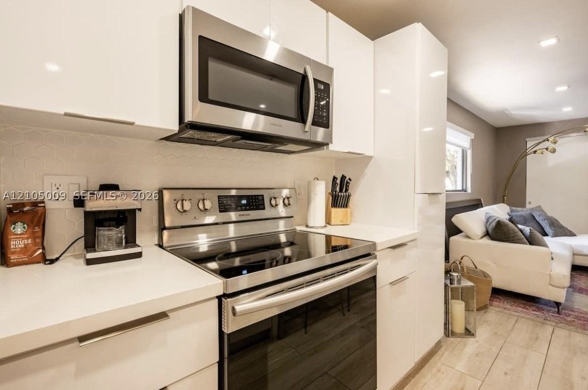 254 Nw 51st St - Photo 4 of 23