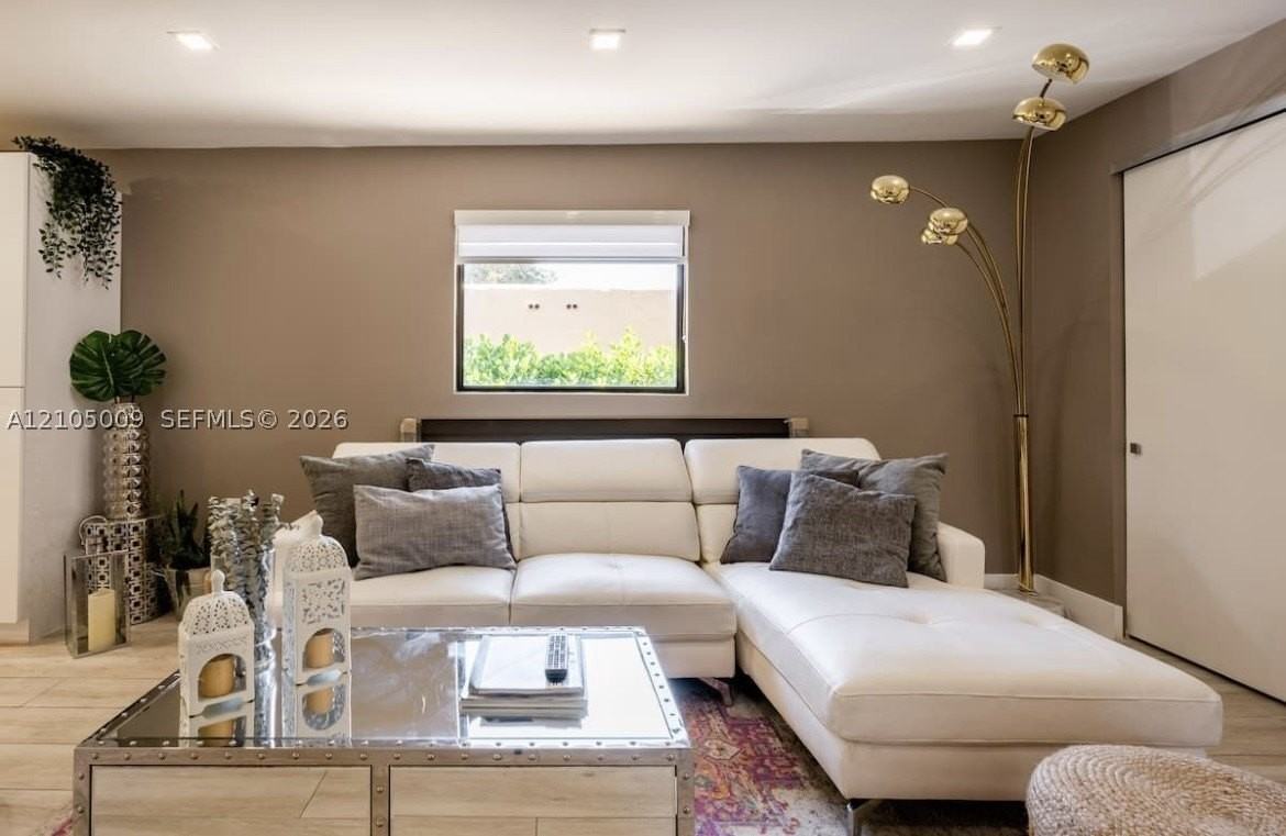 254 Nw 51st St - Photo 7 of 23
