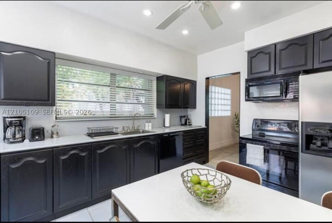 1134 Harrison St - Photo 3 of 5