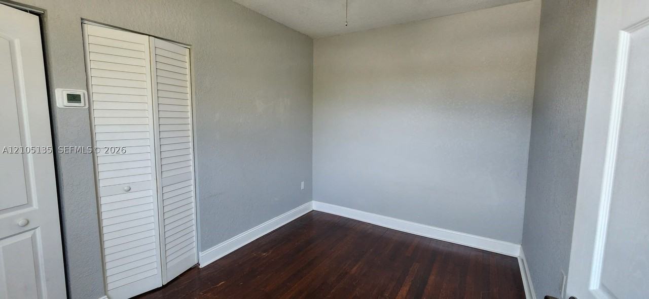 306 Hawthorne Dr #3 - Photo 3 of 9