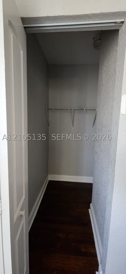 306 Hawthorne Dr #3 - Photo 7 of 9