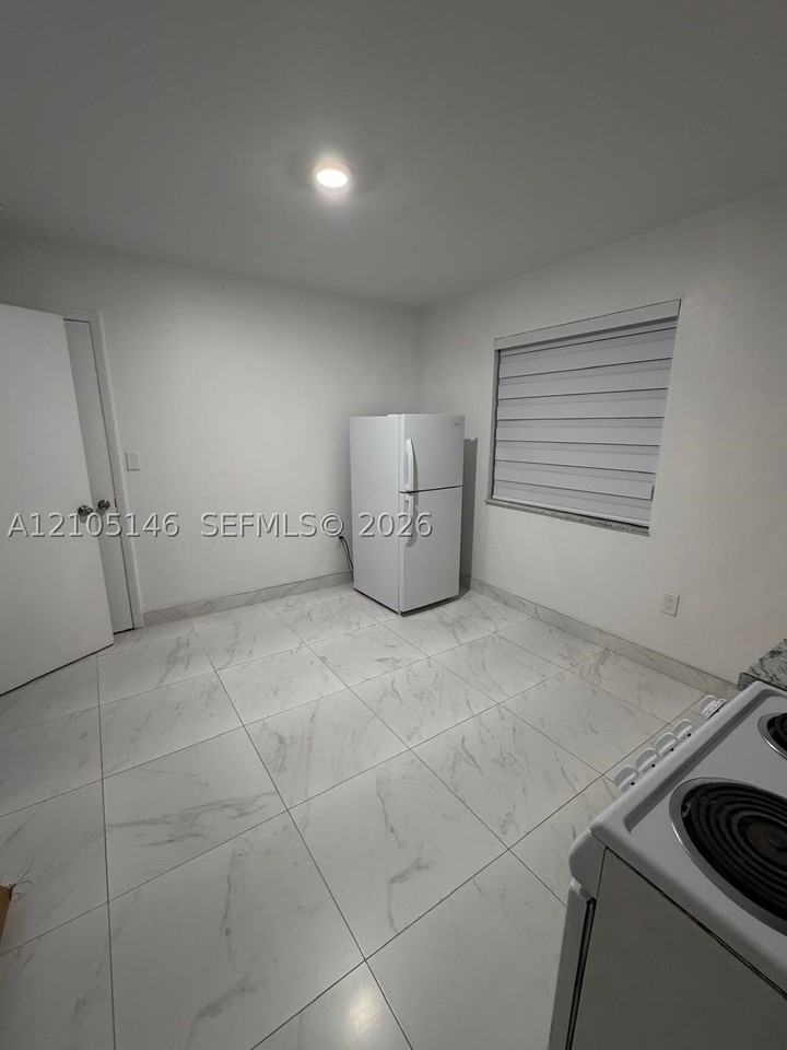 13707 Sw 12th St #1 - Photo 7 of 9