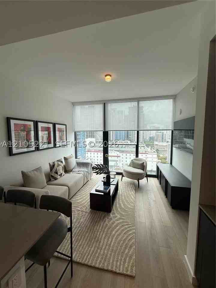 20 Ne 11th St #2909