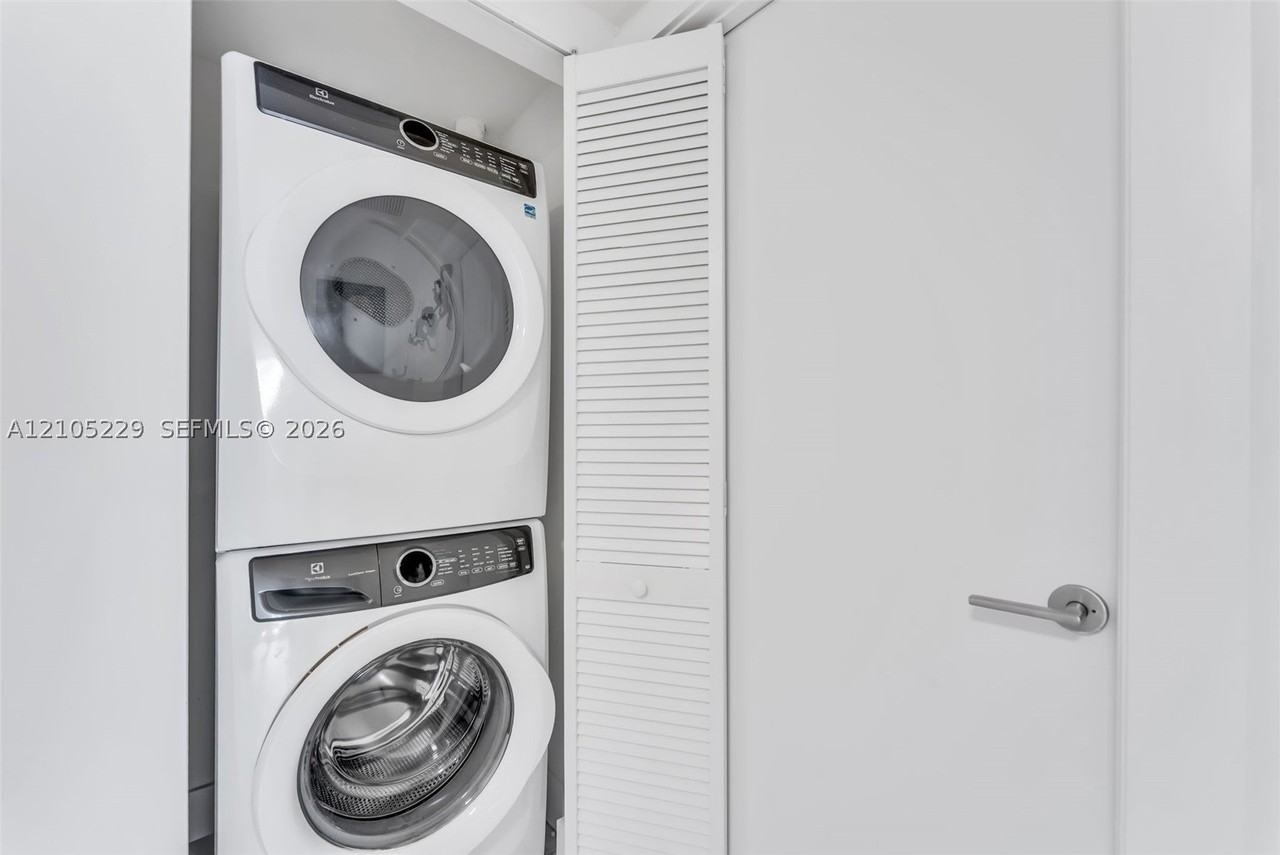300 Sunny Isles Blvd #4-1603 - Photo 4 of 32