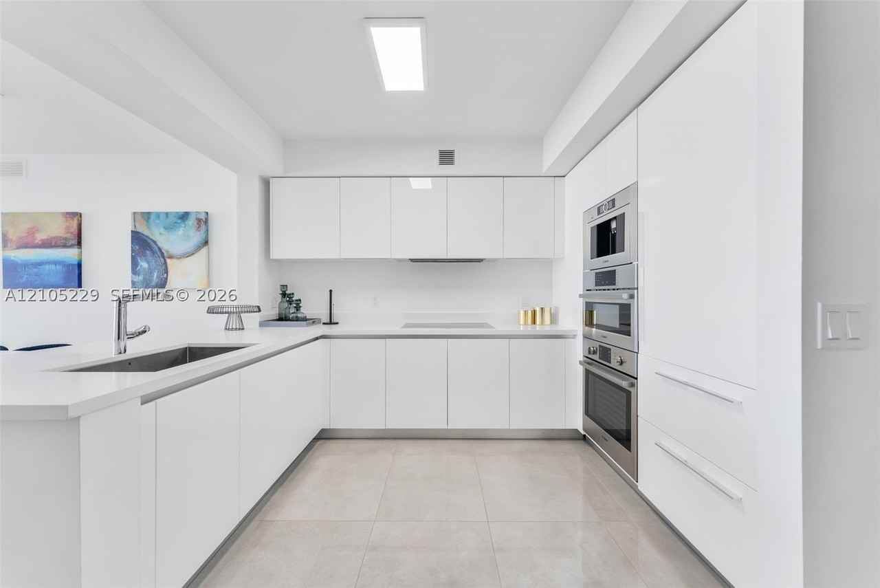 300 Sunny Isles Blvd #4-1603 - Photo 5 of 32