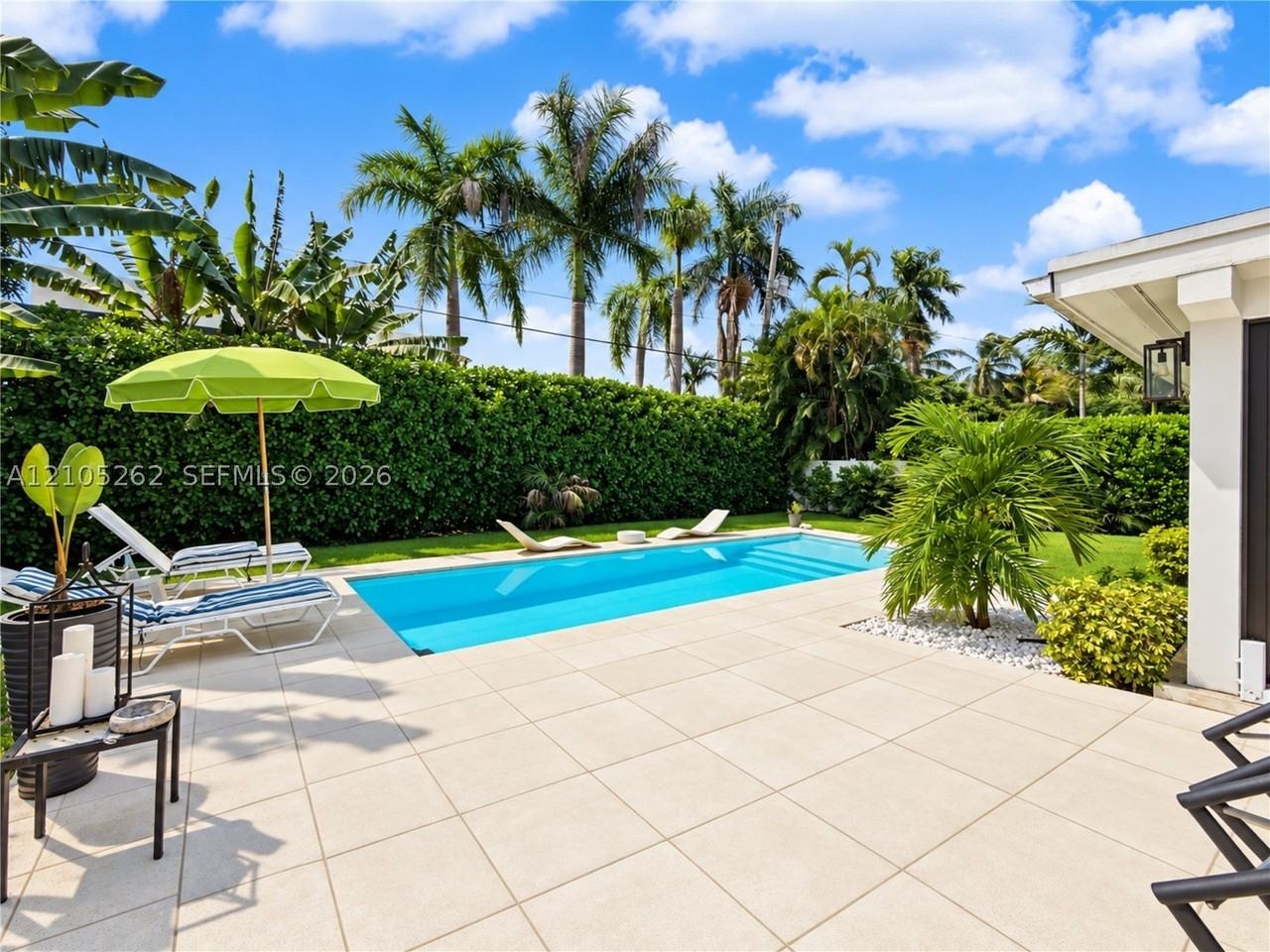 2130 Alamanda Dr - Photo 4 of 36