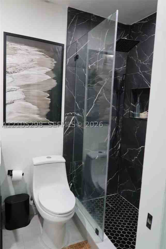 2201 W 52nd St #102 - Photo 6 of 17