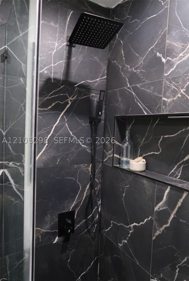 2201 W 52nd St #102 - Photo 7 of 17