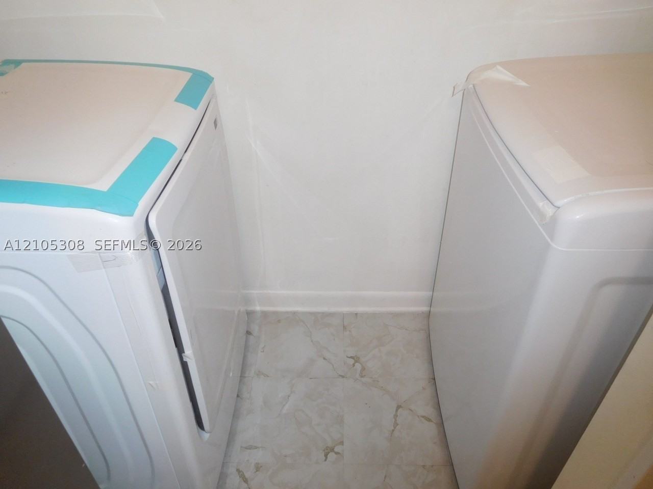 815 Ne 199th St #202 - Photo 6 of 22