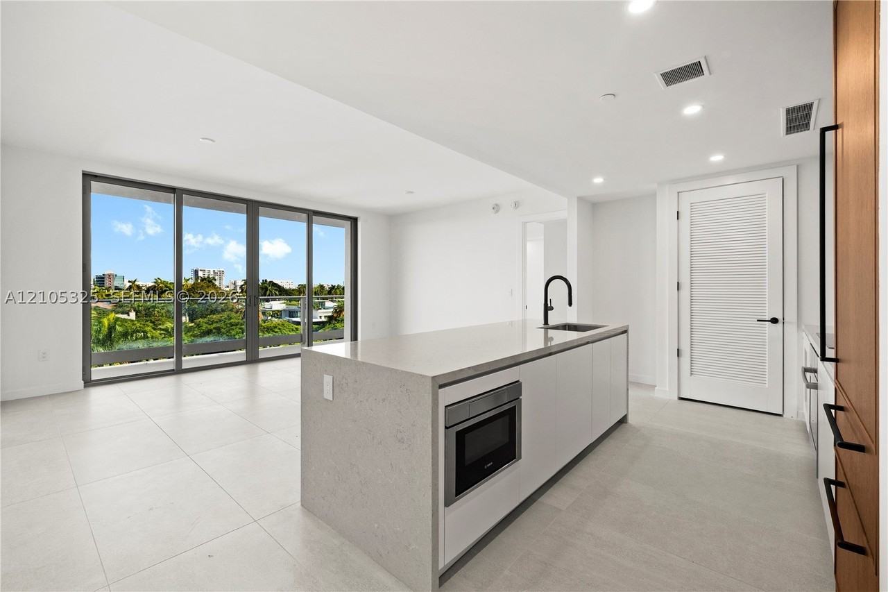 2200 Brickell Ave #422 - Photo 4 of 48