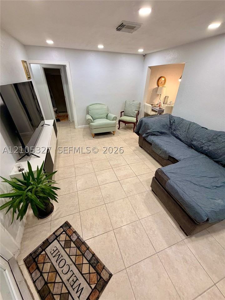 7110 Hope St - Photo 2 of 7