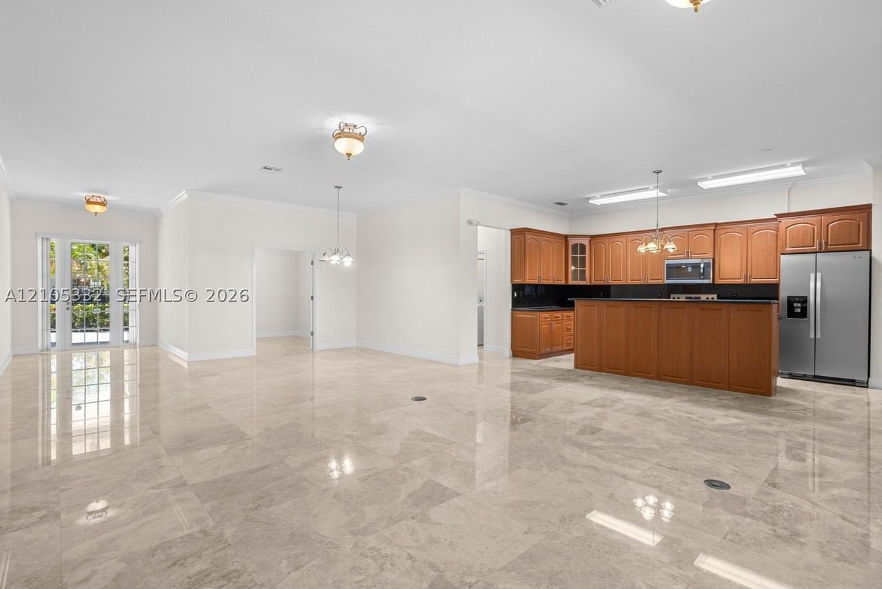 1837 Sw 24th Ter #A - Photo 7 of 32