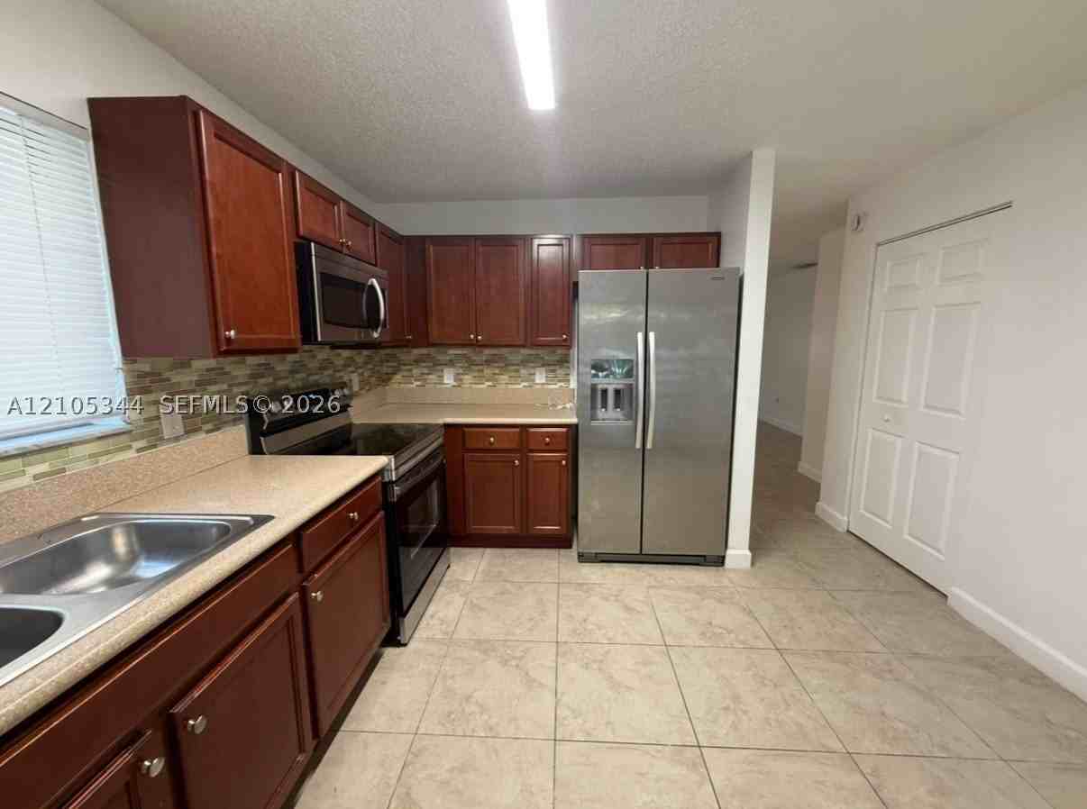 14465 Sw 139th Avenue Cir E - Photo 6 of 26