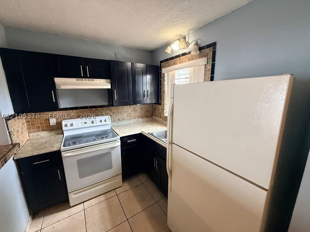 2260 W 55th St #12 - Photo 2 of 13