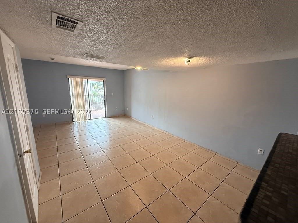 2260 W 55th St #12 - Photo 3 of 13