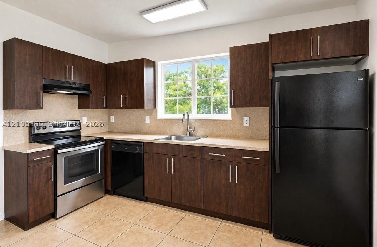 13 S Royal Poinciana Blvd #20