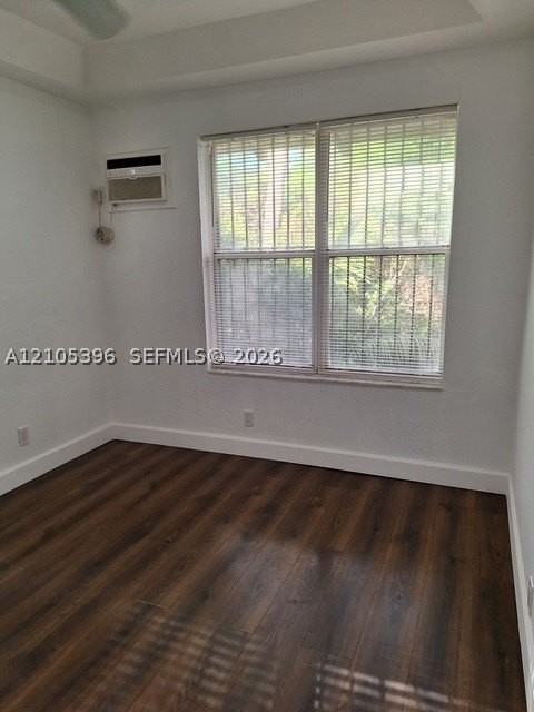 343 Ne 25th St - Photo 4 of 10