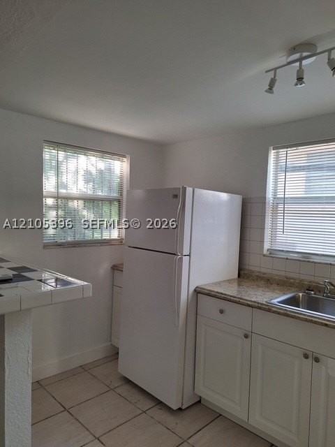 343 Ne 25th St - Photo 6 of 10