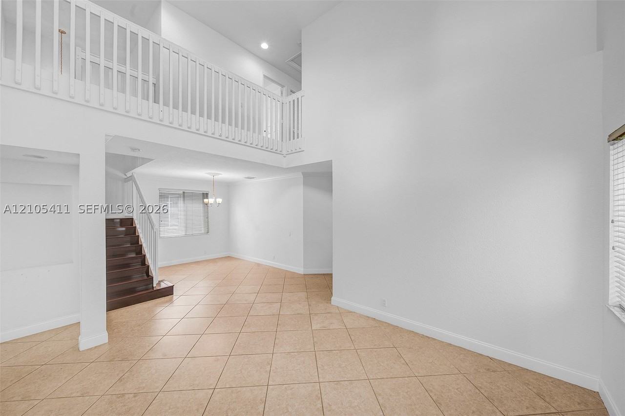 1058 Golden Cane Dr - Photo 3 of 19
