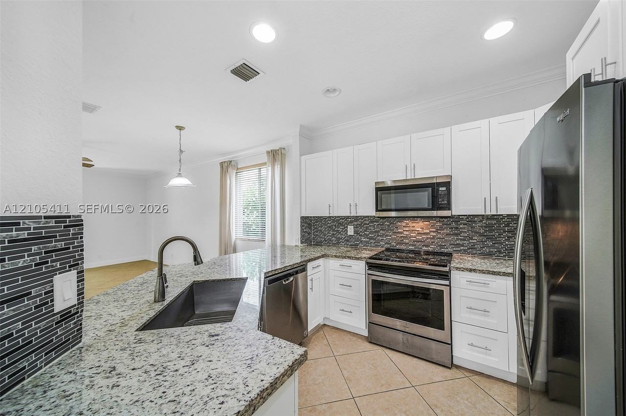 1058 Golden Cane Dr - Photo 5 of 19
