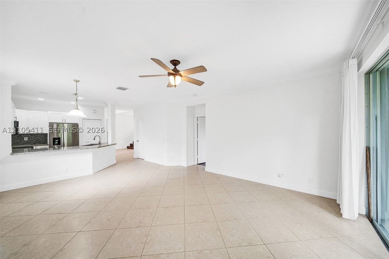 1058 Golden Cane Dr - Photo 6 of 19