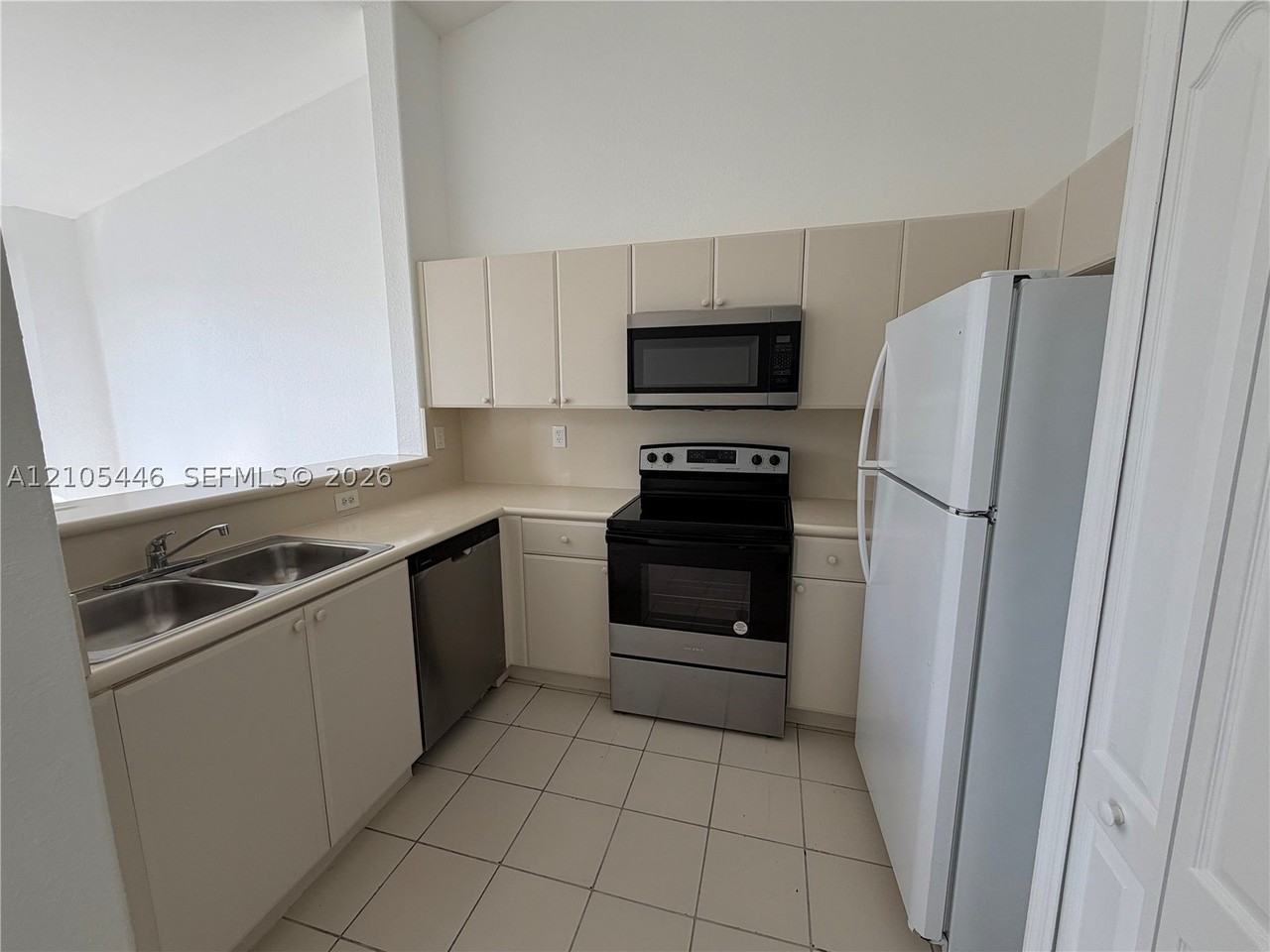 1692 Se 29th Ct #207 - Photo 4 of 21