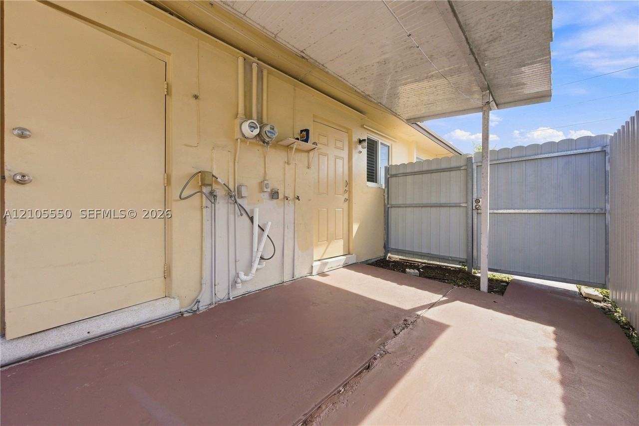 506 N 56th Ave #506 - Photo 2 of 4