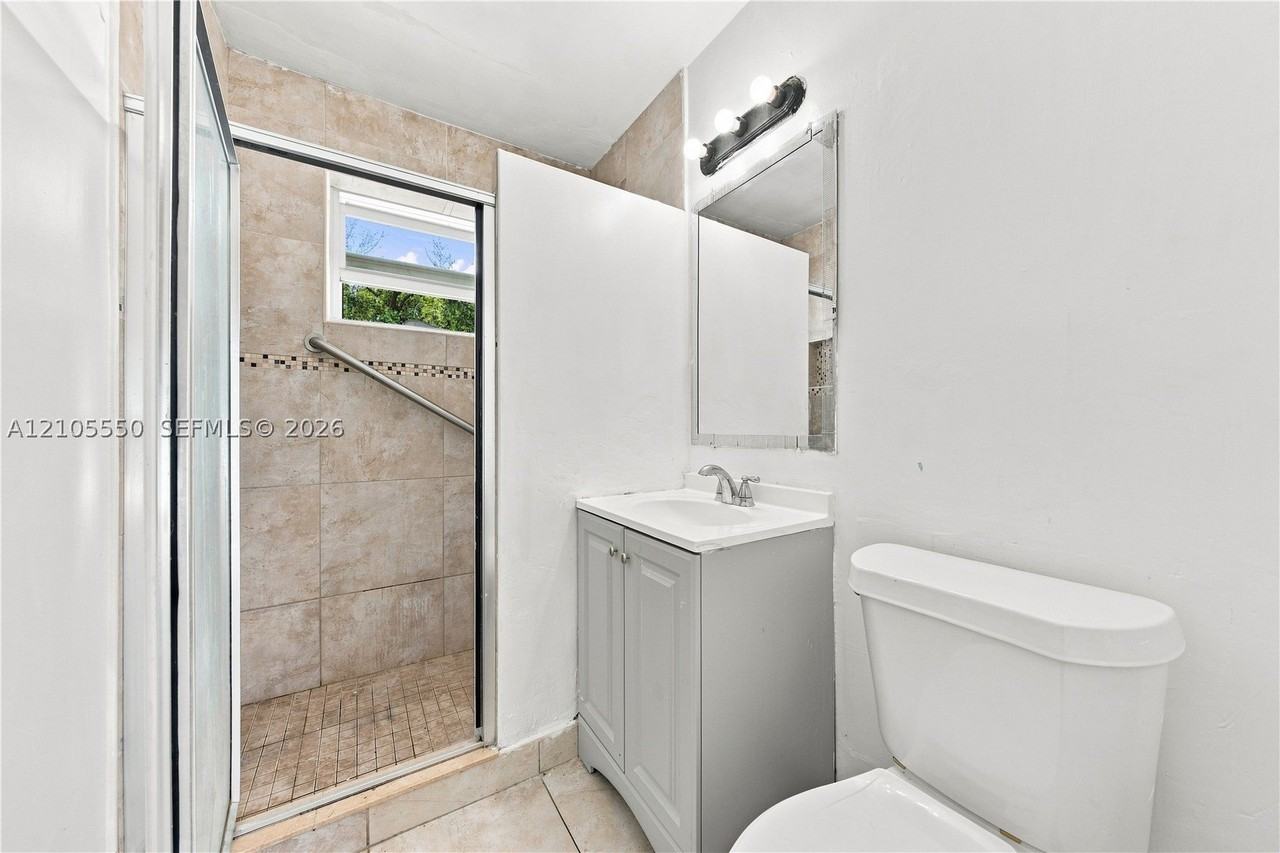 506 N 56th Ave #506 - Photo 3 of 4