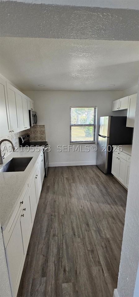 915 Avenue M - Photo 2 of 22