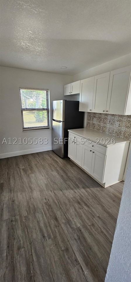 915 Avenue M - Photo 4 of 22