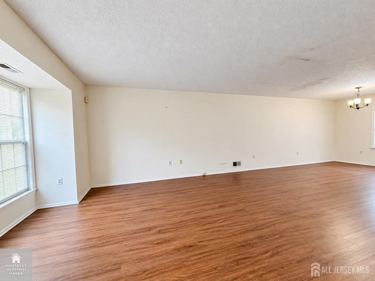 29 Albury Way - Photo 5 of 18