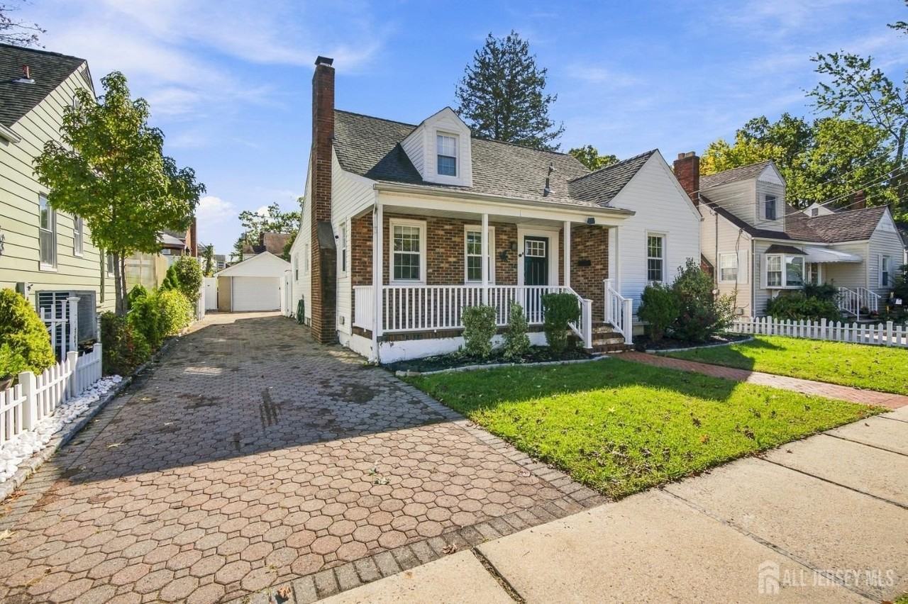 74 Elmwood Ave - Photo 2 of 30