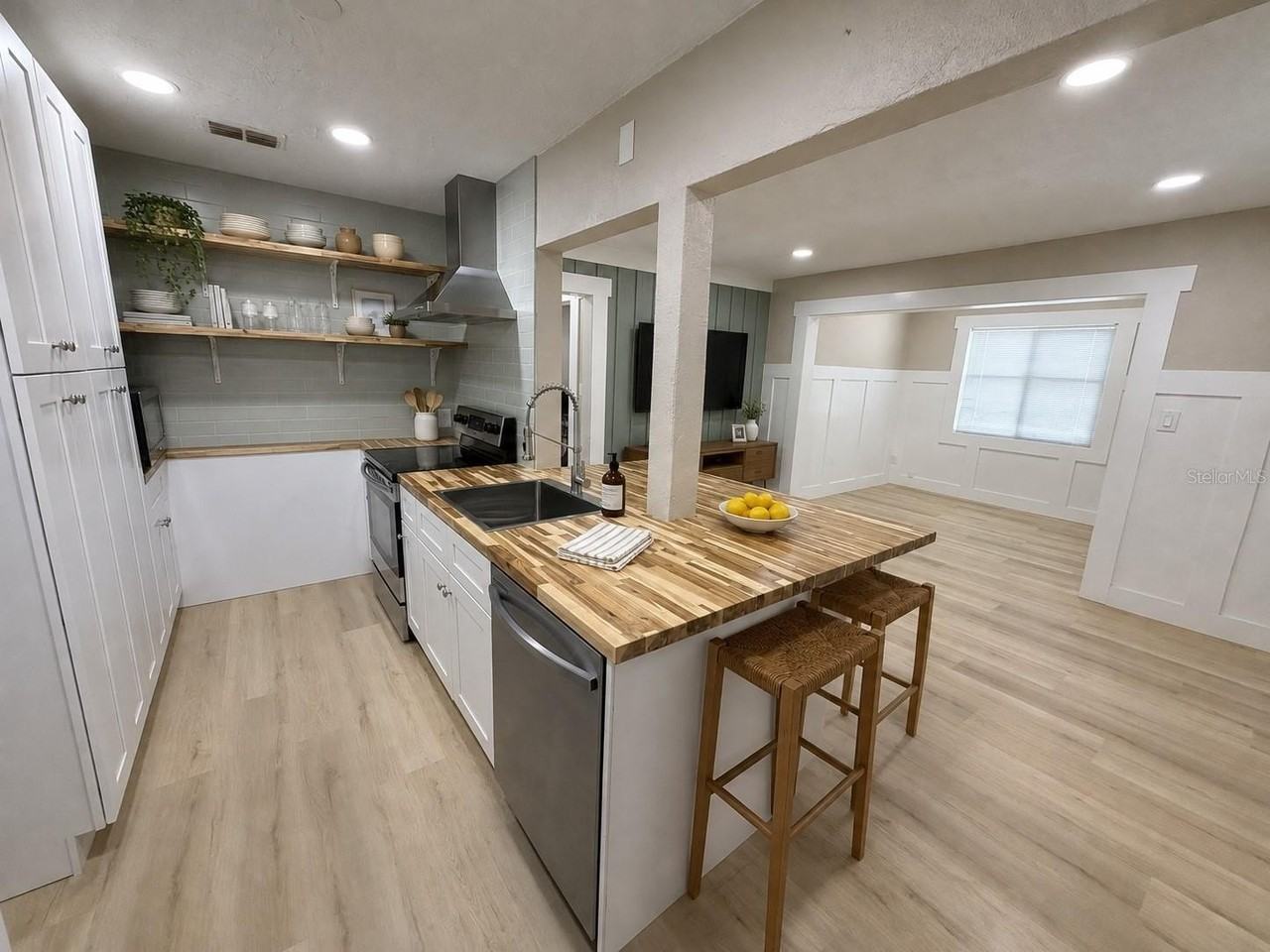 1617 43rd St S - Photo 3 of 19