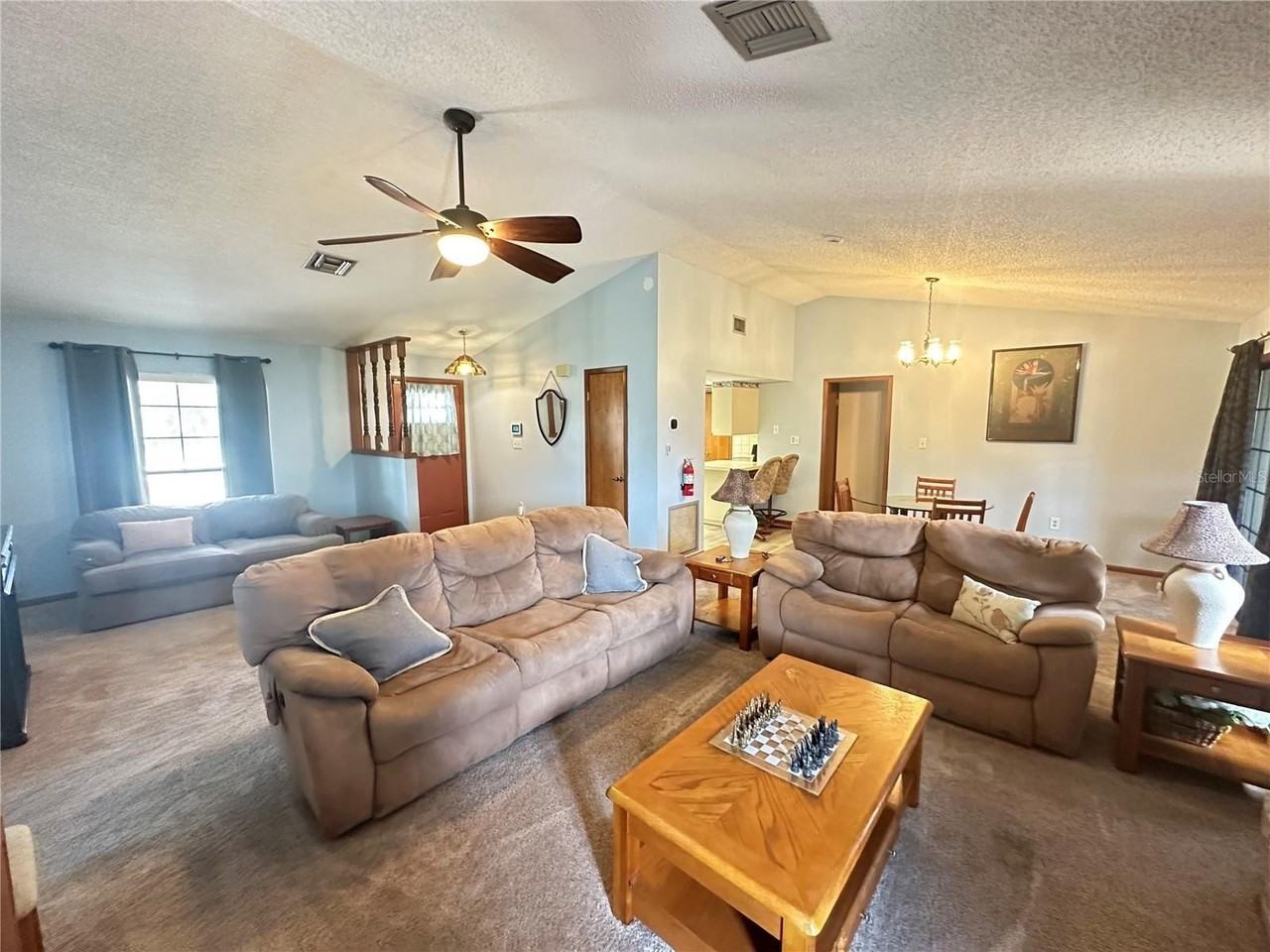 5220 Royal Oak Dr - Photo 4 of 14