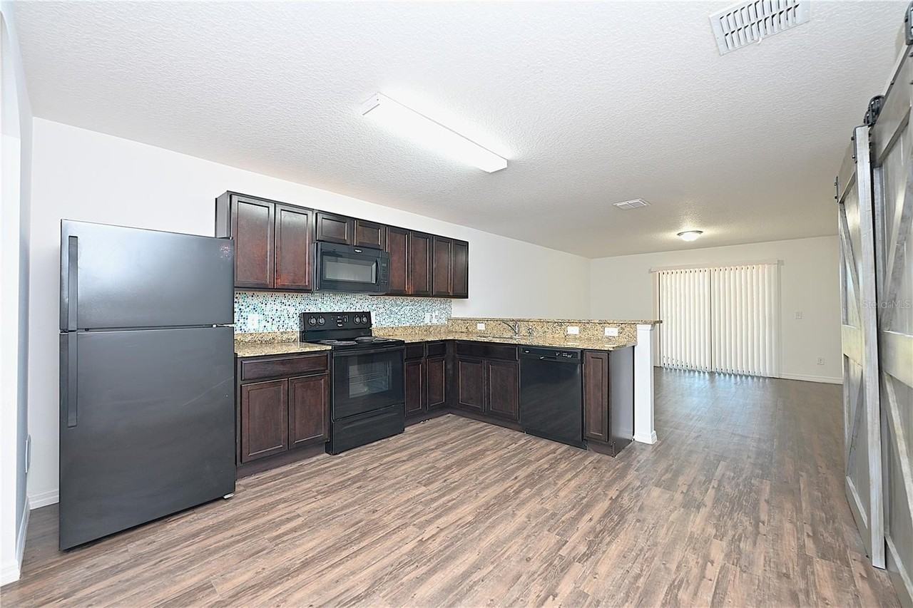 2238 Caspian Dr - Photo 6 of 39