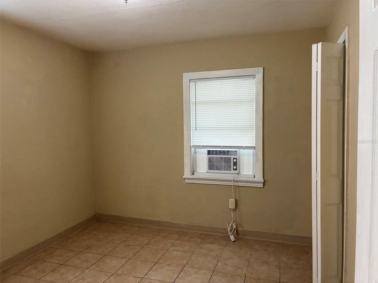 43 W Herrick Dr - Photo 7 of 13