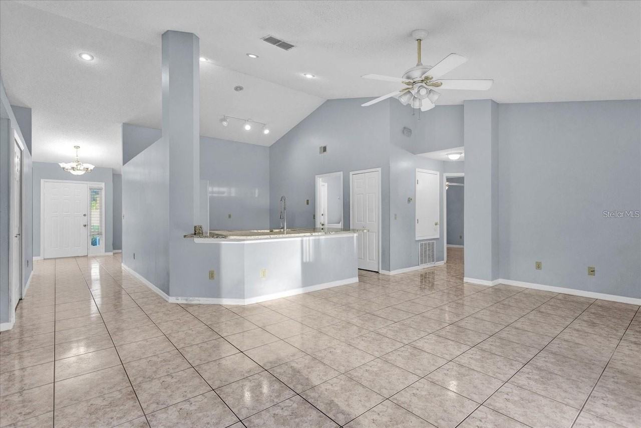 230 Lytton Cir - Photo 5 of 25
