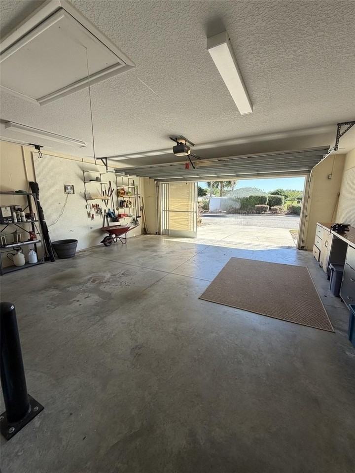 8180 Sw 80th Ter - Photo 5 of 33