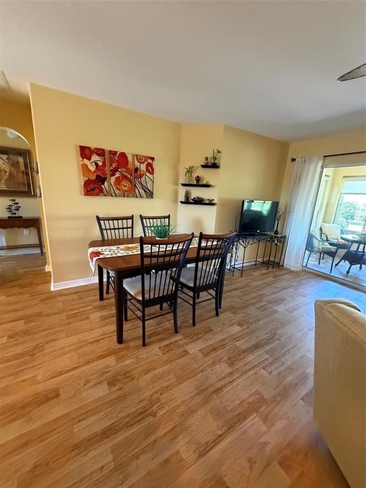 8180 Sw 80th Ter - Photo 7 of 33