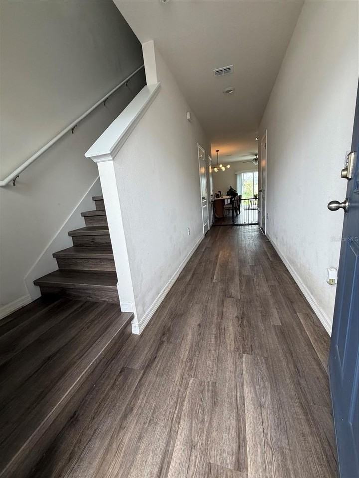 1241 Balsam Dr - Photo 5 of 34
