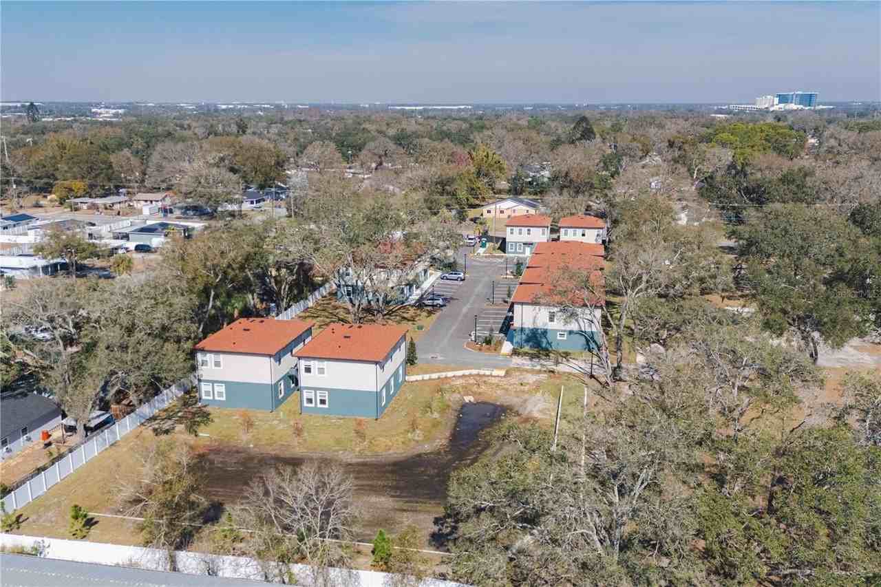 6976 Belltree Ct - Photo 7 of 48