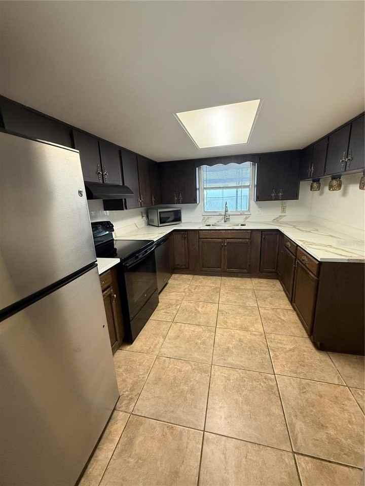 7320 King Arthur Dr - Photo 4 of 24